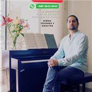 Graduado del conservatorio, profesor y terapeuta enseña piano y composición musical para todos los niveles